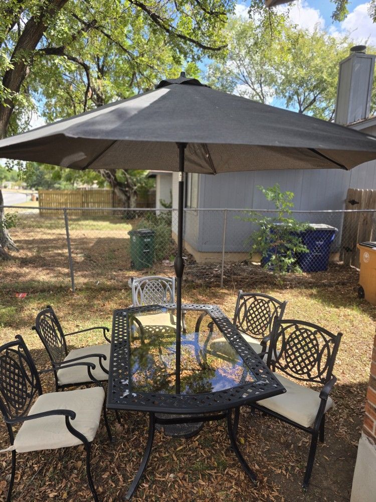 Outdoor Table With 6 Chairs