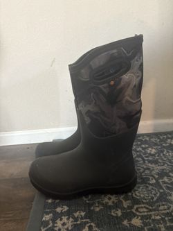Women’s BOGS Size 8