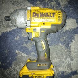 DeWalt Half Inch Impact Full Charge Battery $150 Works Good No Charger