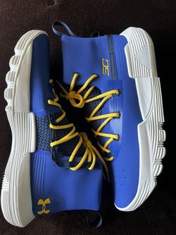 Under Armour🏀Steph Curry🏀Size 7Y