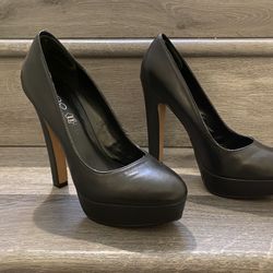 ALDO Passarello Women's  5" High Heels.  Black Leather.  Size 7