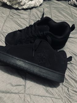Size 8 DC shoes Black