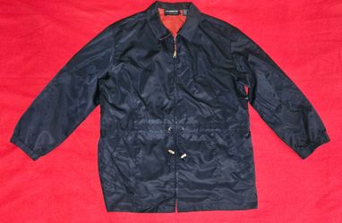Liz Claiborne navy blue 3x lightweight jacket with a contrasting red interior lining and a drawstring waist