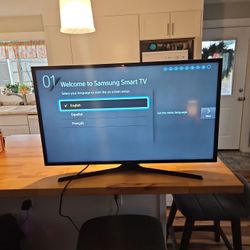 40' Samsung Smart TV 