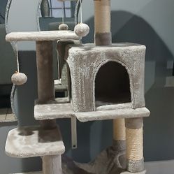 Cat Tree/ Casa Para Gatos