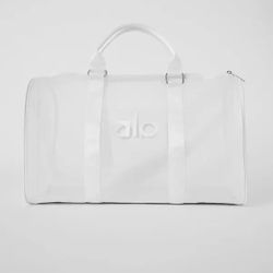 Alo Yoga 
sheer duffle bag - white