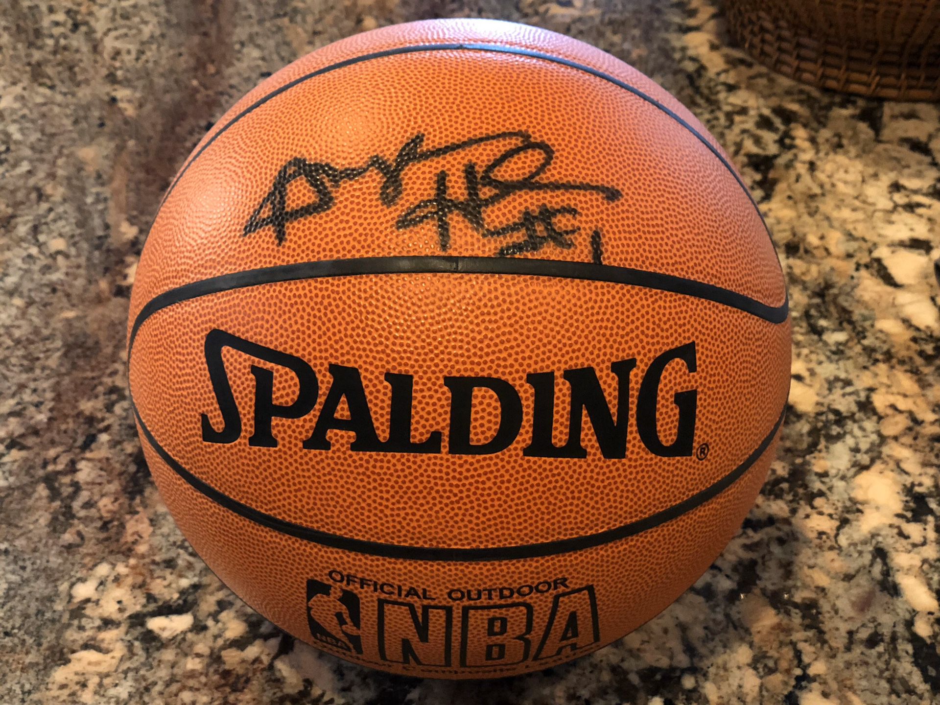Penny Hardaway autographed basketball