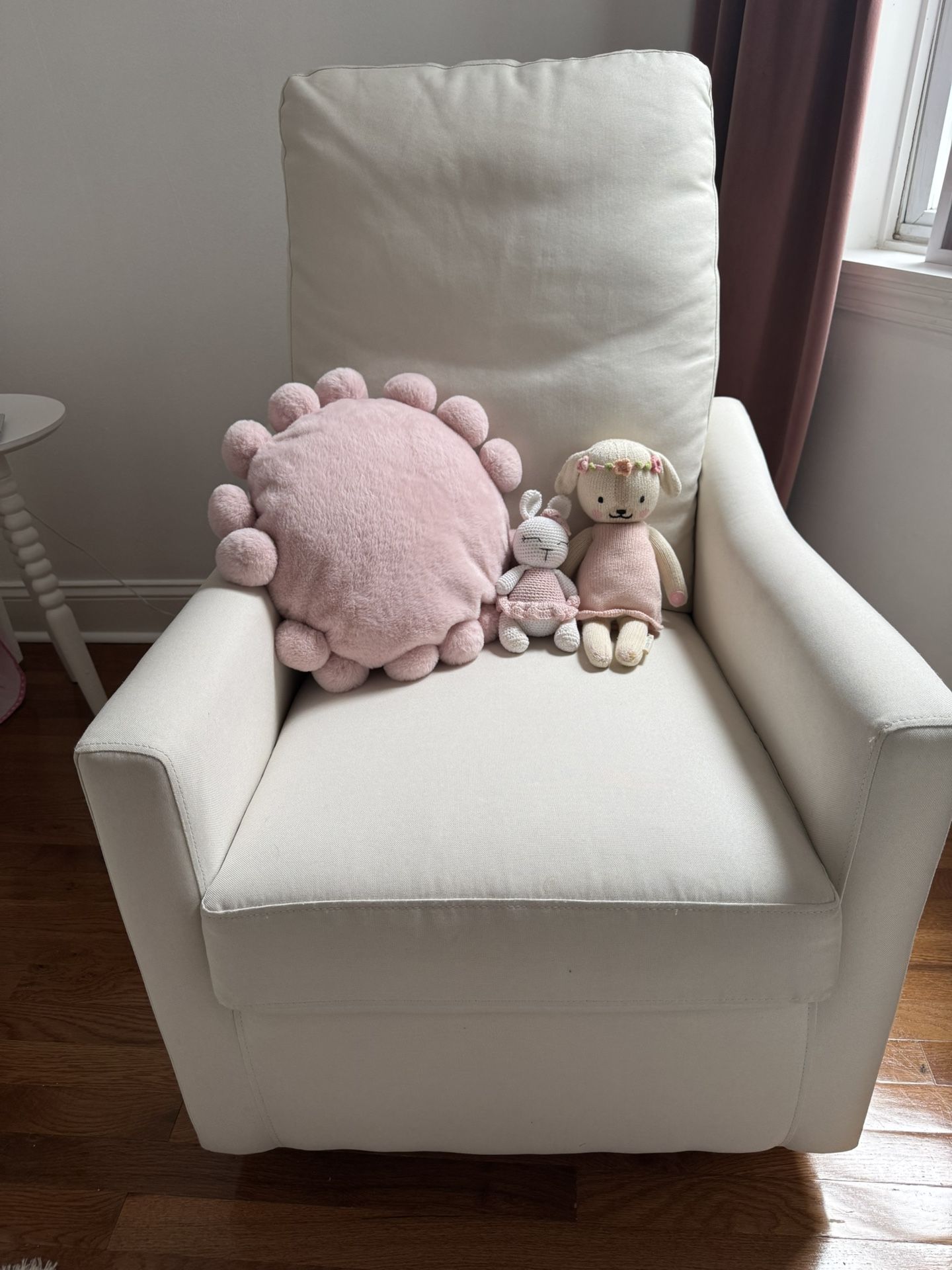 Delta Children Nursery Glider Chair