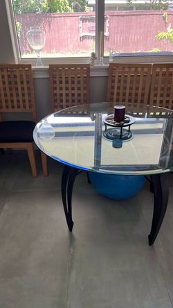Dinners table and chairs