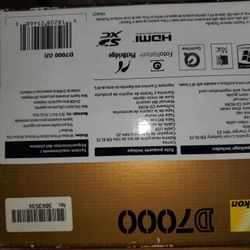 Nikon D7000 DSLR camera included 18-140 VR lense