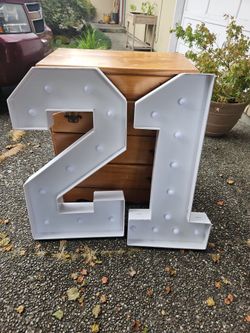 Light up marquee numbers
