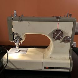 Vintage Sears Kenmore 158-10(contact info removed) Portable Sewing Machine w/Hard Rose Case
