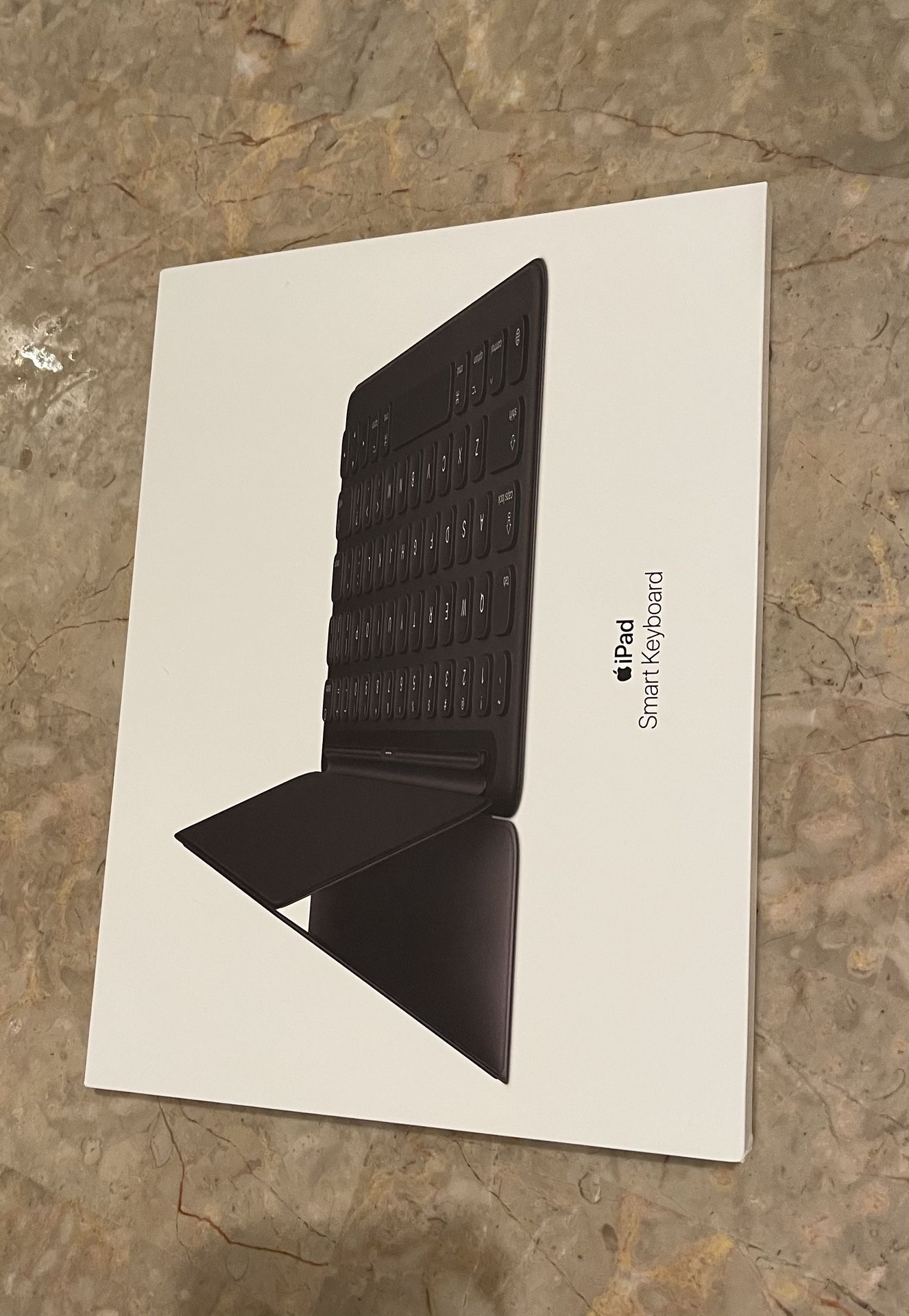 Apple iPad 7th/8th/9th Gen 10.2"/Pro 10.5"/Air 3rd Gen Smart Keyboard - Black