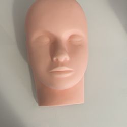 Cosmetology Mannequin Head for Sale in New York, NY - OfferUp
