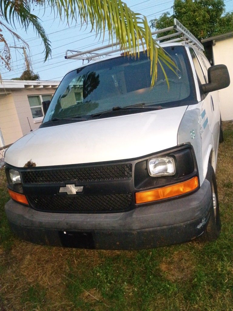 2008 Chevy Express 3500