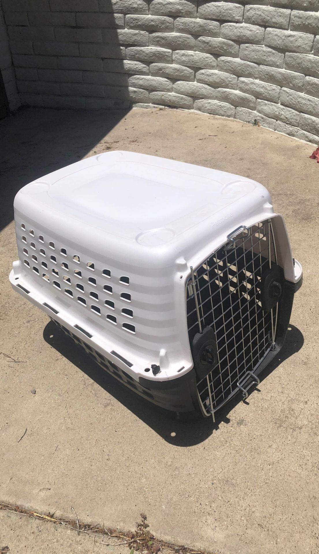 Dog crate/kennel