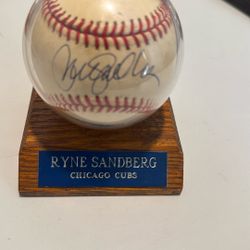 RYNE SANDBERG Autographed Baseball 
