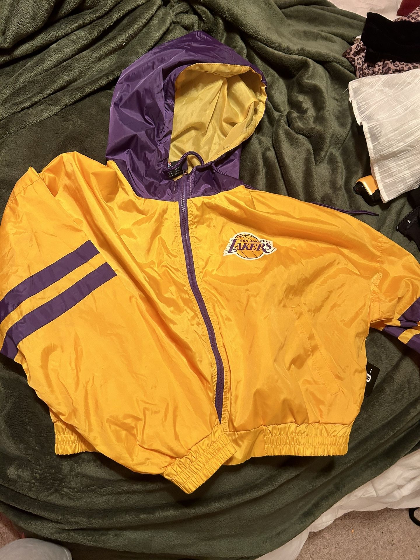 lakers cropped windbreaker