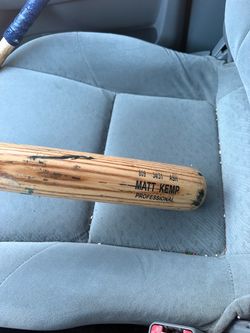 Matt Kemp game used bat!