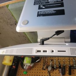 HP 22-A113w Like New 