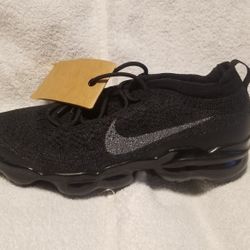 Nike Women's air Vapormax 2023 Size 9.5 - 8.5