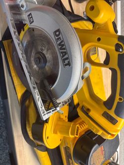 DEWALT Circular Saw 6-1/2 Inch