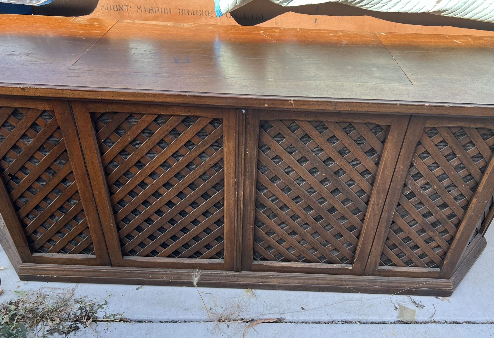 Clairton-Sound Radio Console