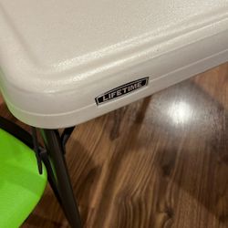 Kids Table + 2 Chairs 