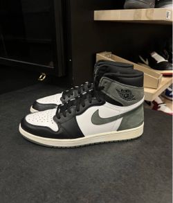 Nike Air Jordan 1 Retro High OG Sneakers Clay Green Men’s size 11