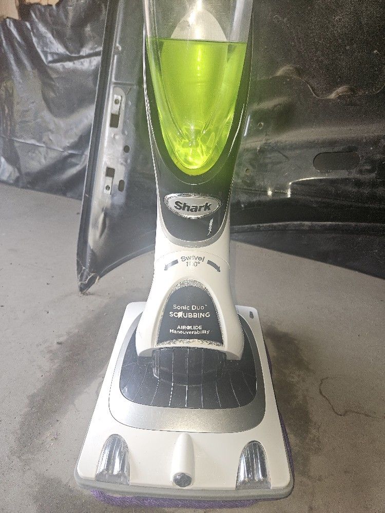 Shark Duo Woof Floor And Carpet Cleaner