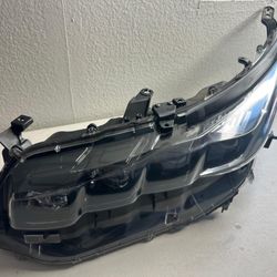 2016 - 2017 - 2018 - 2019 - 2021 - 2022 TOYOTA PRIUS PRIME LEFT LED HEADLIGHT Oem