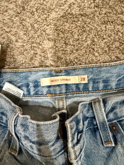 Levi’s middy straight Jean size W28/L29