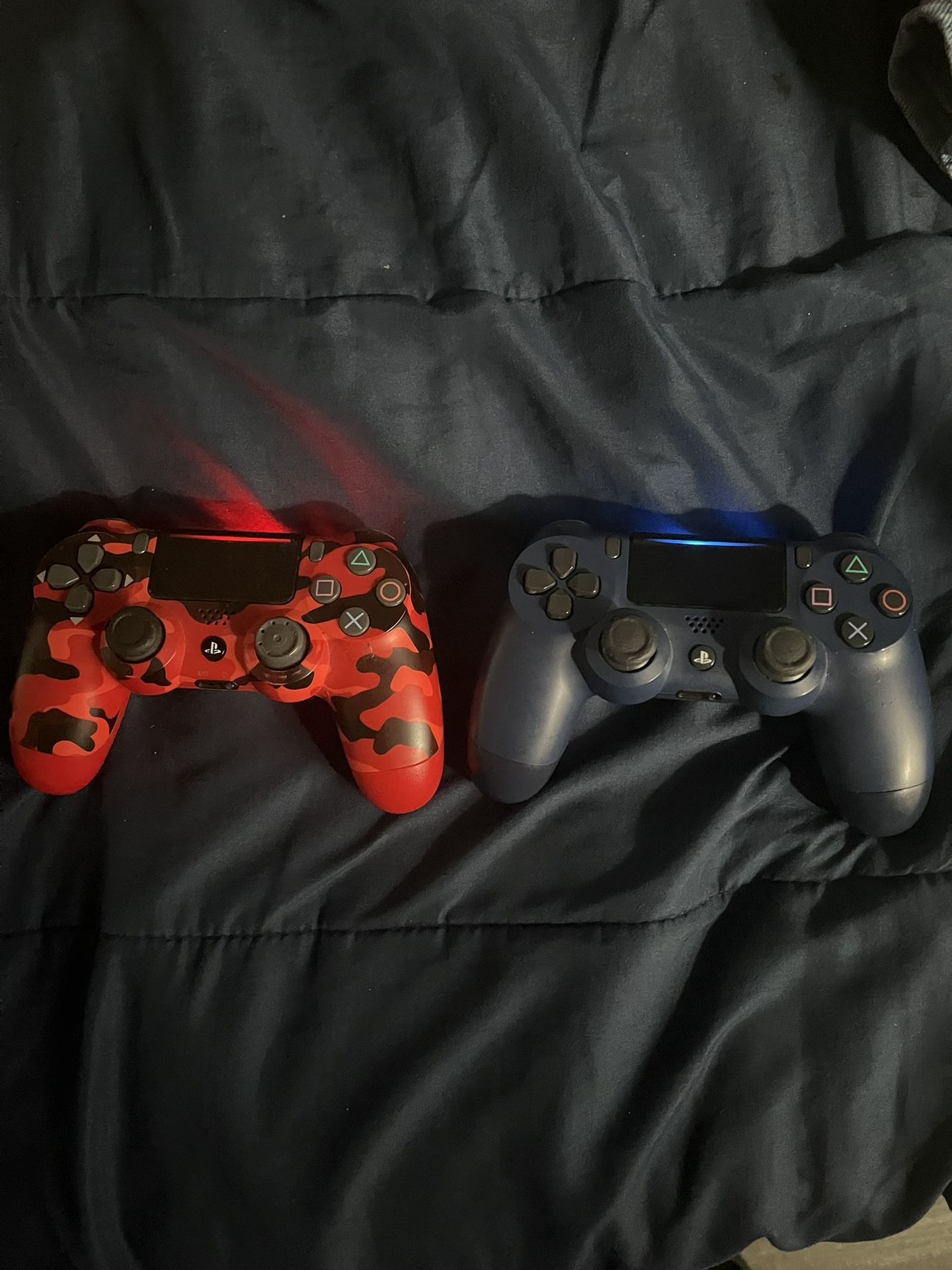 PlayStation 4 Controllers Dark Blue And Camo Red