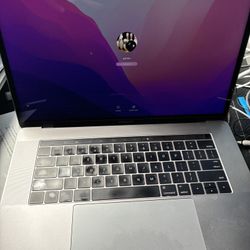 (price Reduced)2016 MacBook Pro Loaded With Software (volume Went Out)