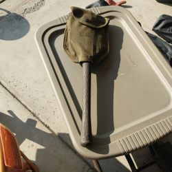 US Army Shovel