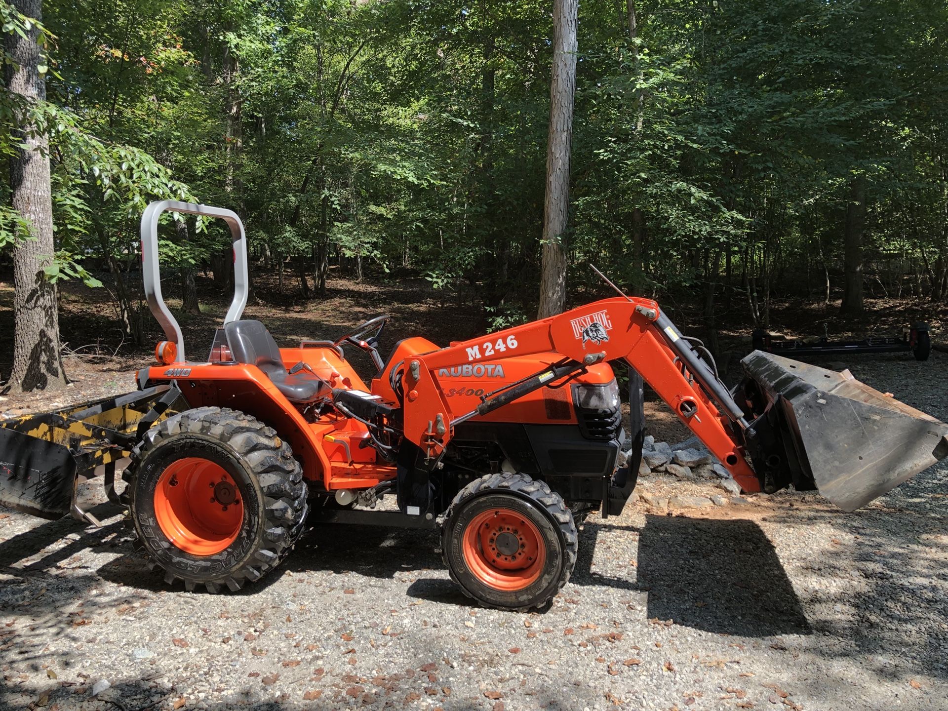 2005 KUBOTA L3400 W/M246 BUSHHOG LOADER