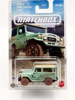 Matchbox 1:64 Scale Diecast Model Car - Toyota Land Cruiser FJ40