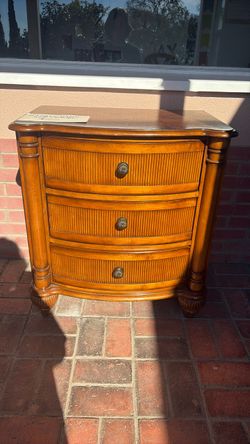Nightstand with 3 drawers