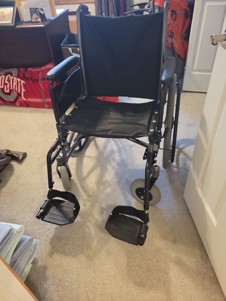 lightweight wheel chair