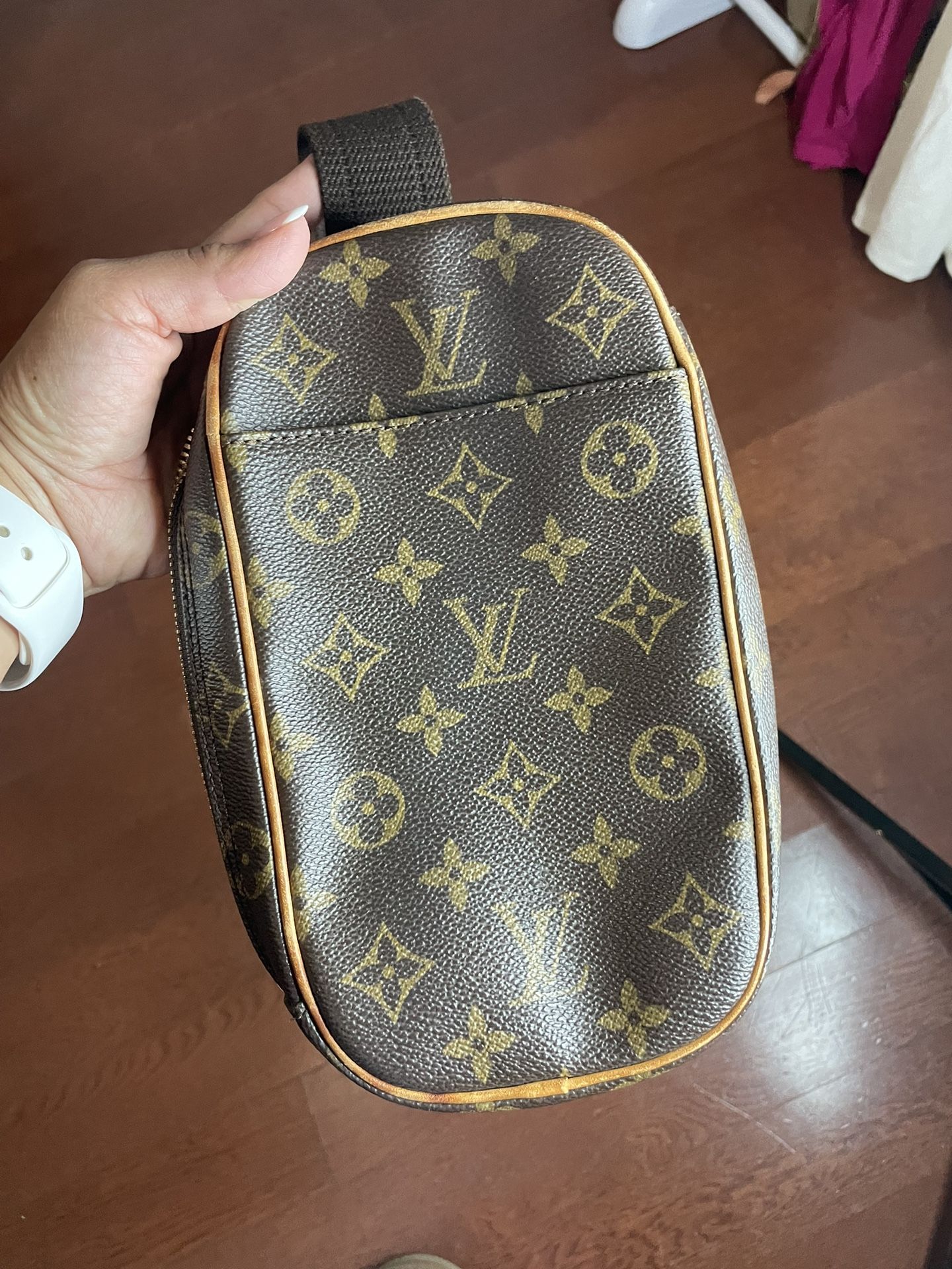 Authentic Louis Vuitton Gange Sling Bag 