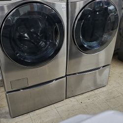 LG Washer And Dryer Electric 