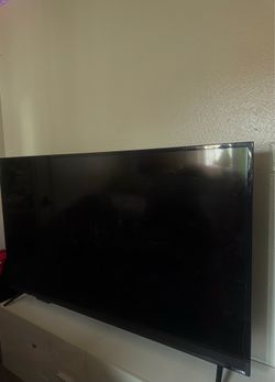 65" Vizio 4K Smart TV (E65-E1) – $100