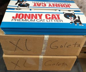 2 Cases of Johnny Cat Disposible Litter Boxes