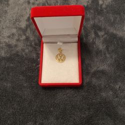 Vw Pendant 18k Gold