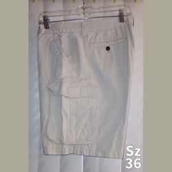 MENS KHAKI CARGO SHORTS SIZE 36