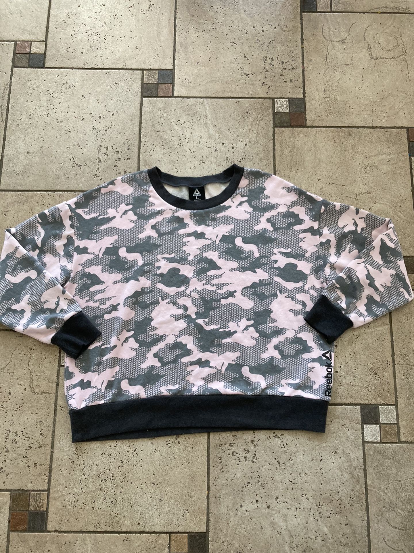 Reebok ladies Sweatshirt size L