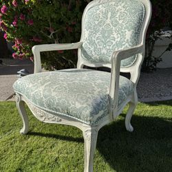 French Louis XV style chair, high-end refinished