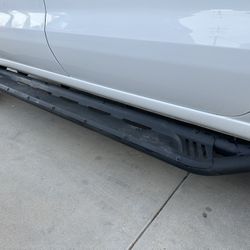 2020-2025 Silverado Metal Side Steps In Great Condition 