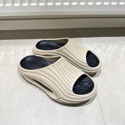 sports  slippers