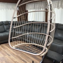 Hanging chair with stand